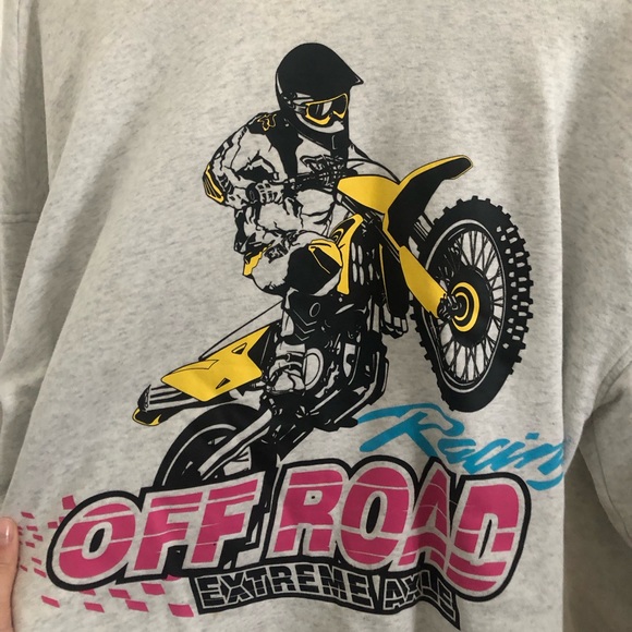 Racing H&M grey crewneck (M) - Picture 4 of 4